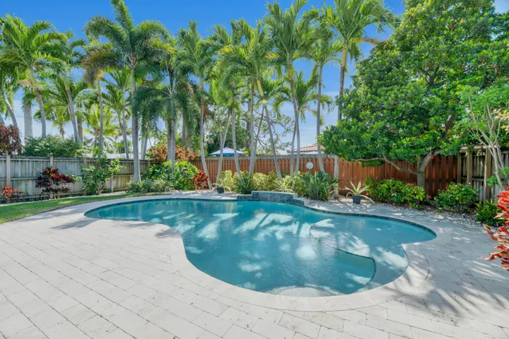 2401 NE 17th Terrace-33