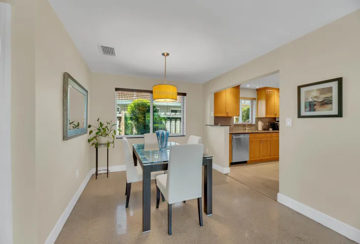 2401 NE 17th Terrace-12 - cropped