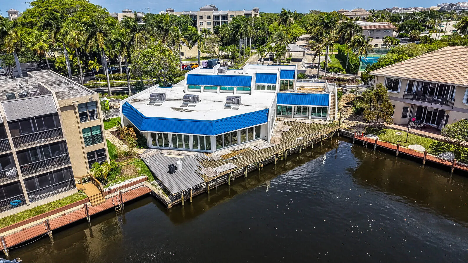 Aerial View/Clubhouse