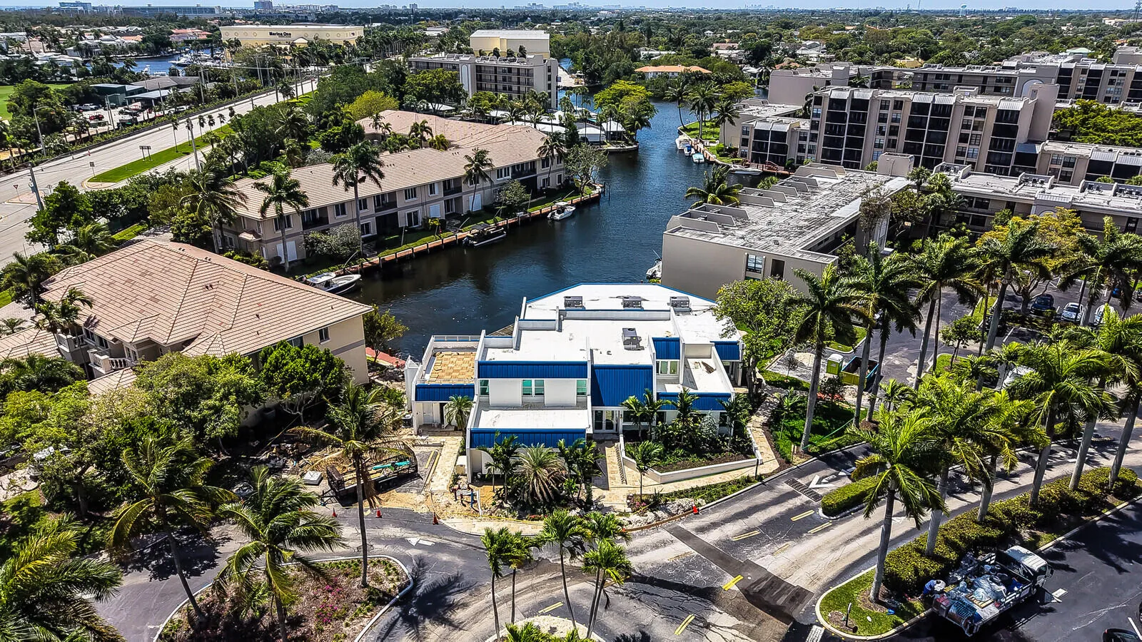 Aerial View/Clubhouse