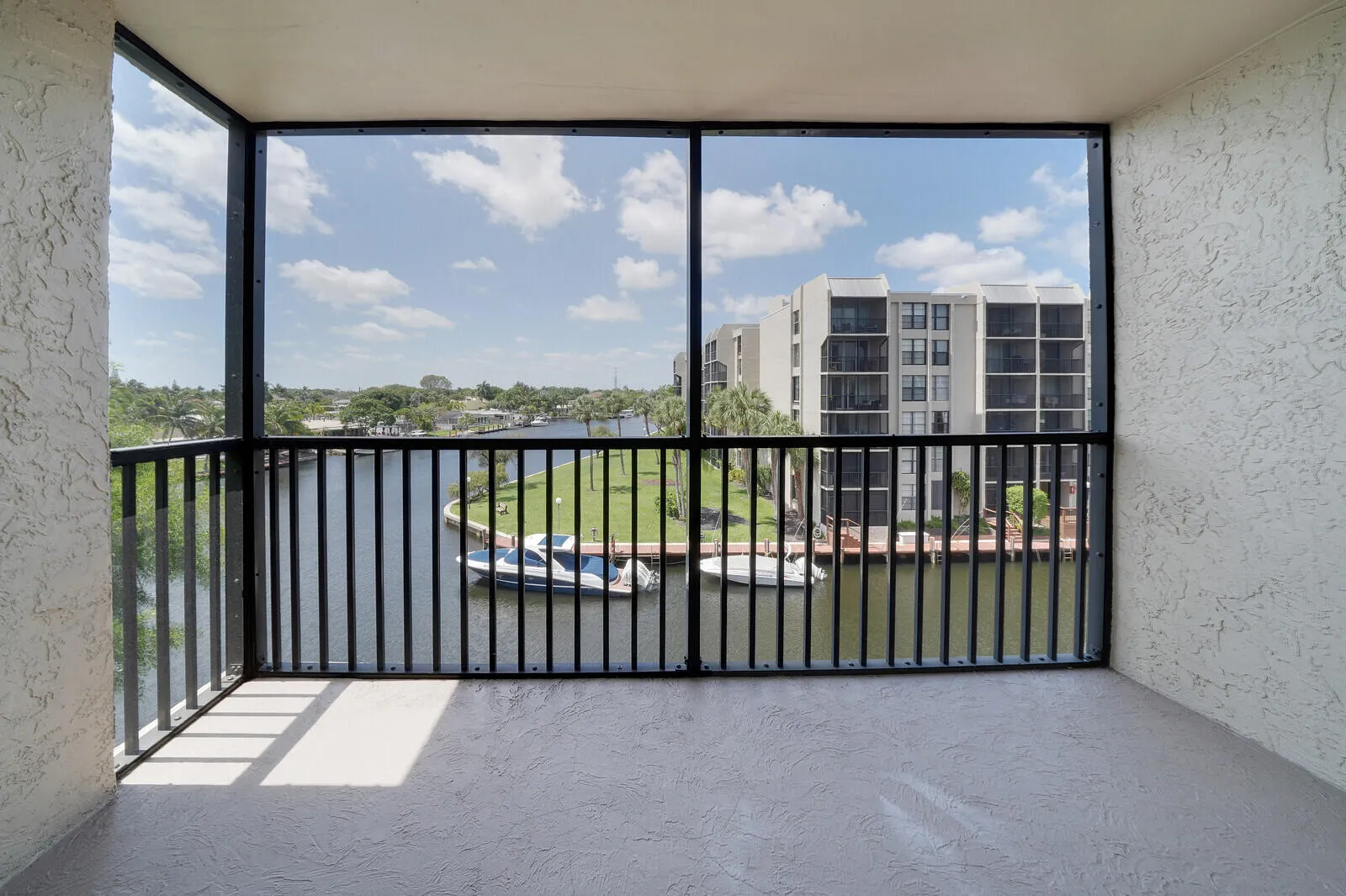 Screened Balcony