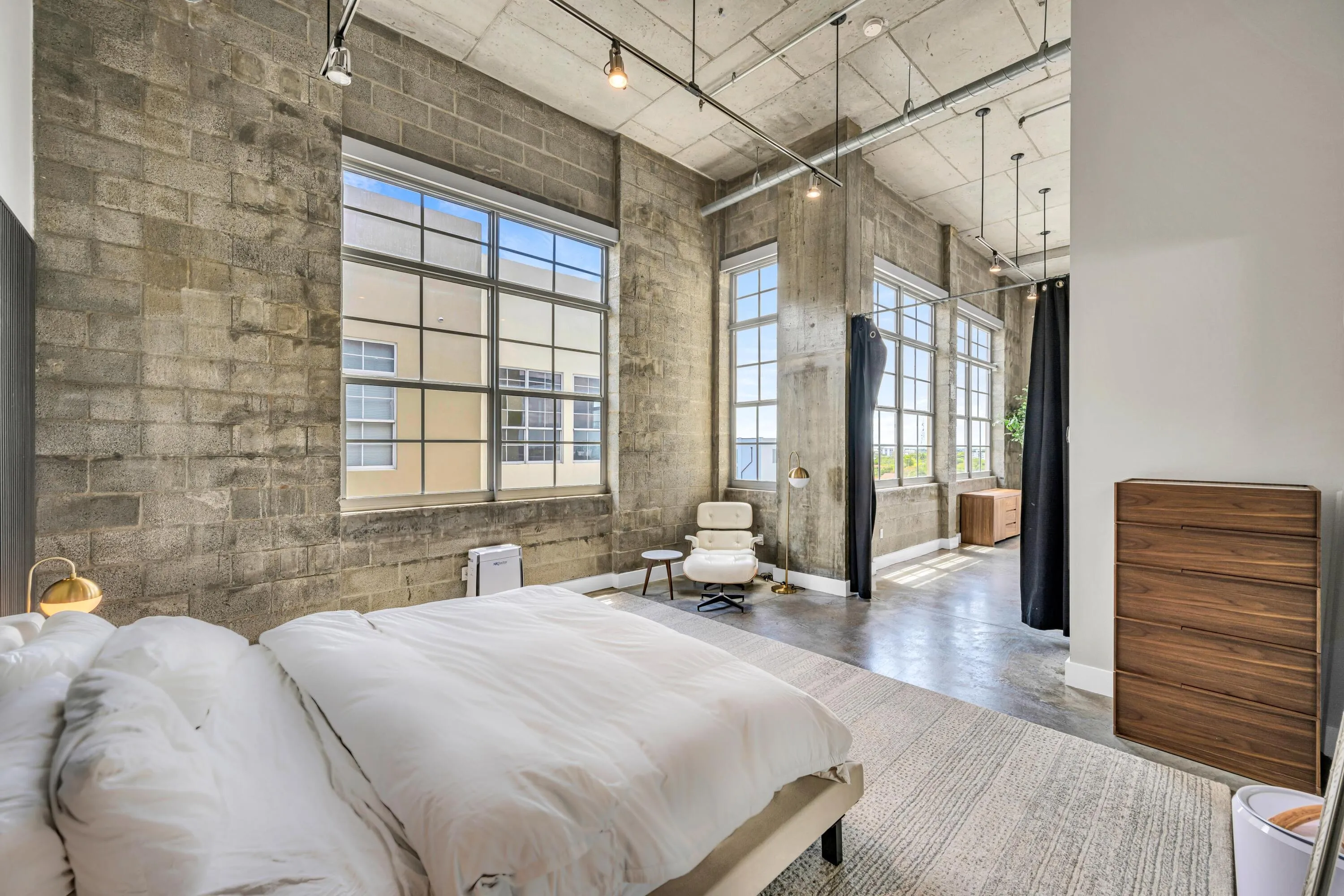 444 NW 1ST AVE #602--21