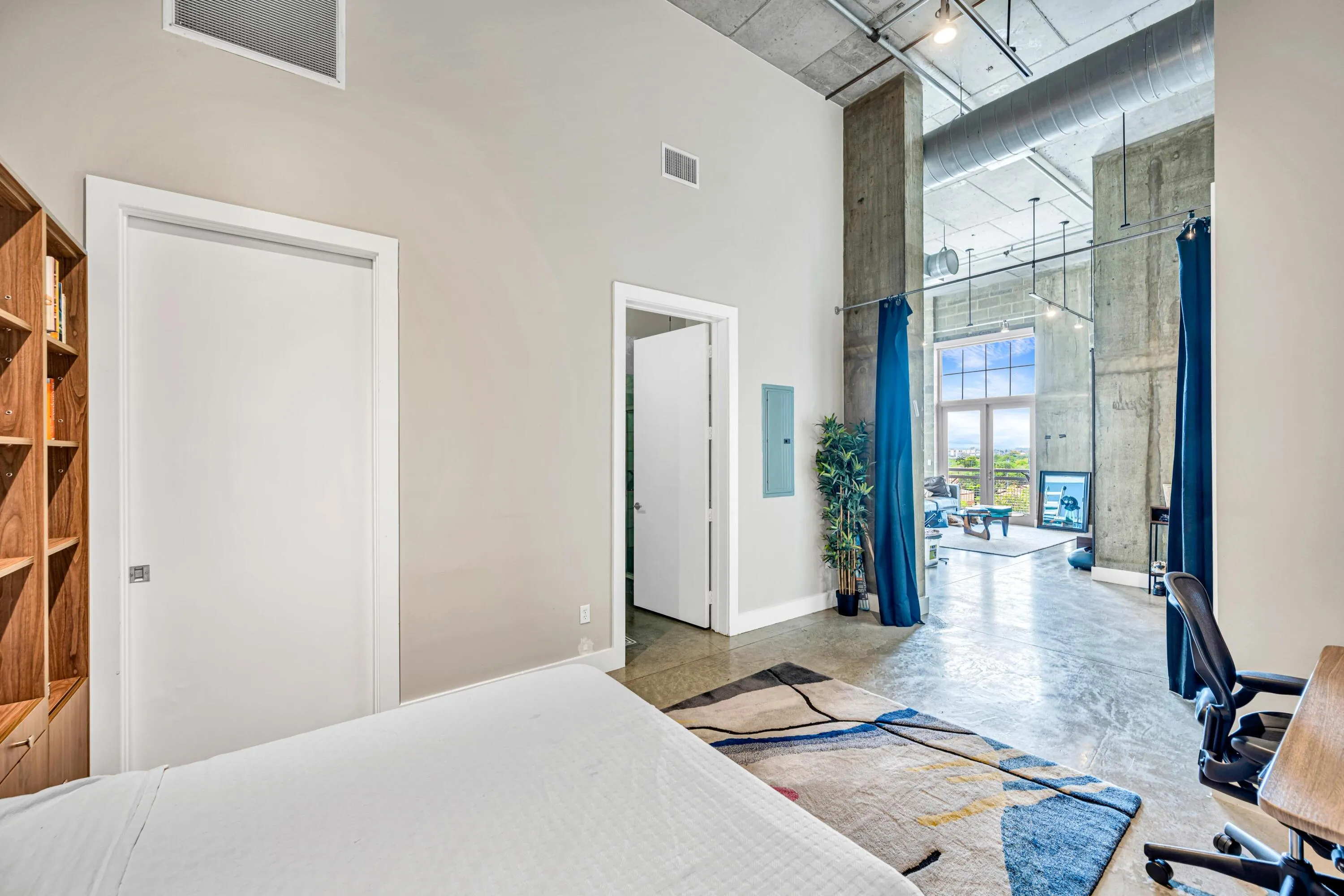 444 NW 1ST AVE #602--27