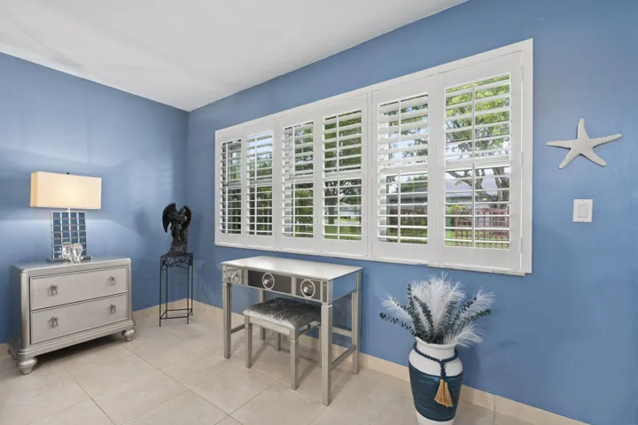 PLANTATION SHUTTERS