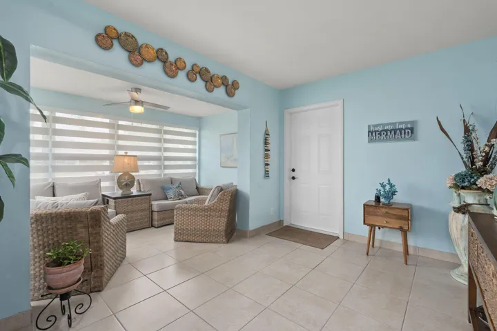 FRONT SITTING ROOM