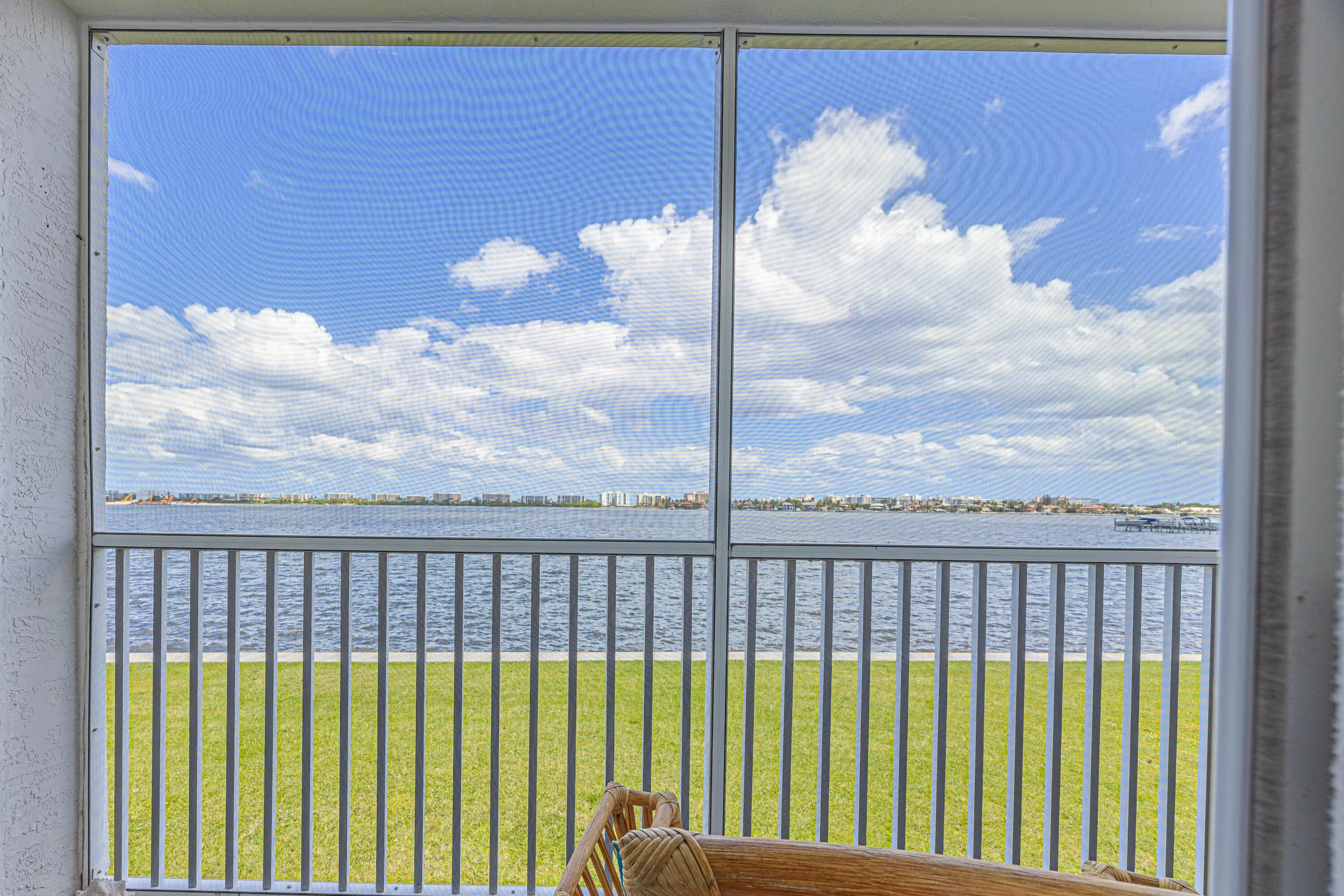 153A0057-HDR