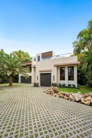 003-5BarefootLane-Lantana-FL-33462-SMALL