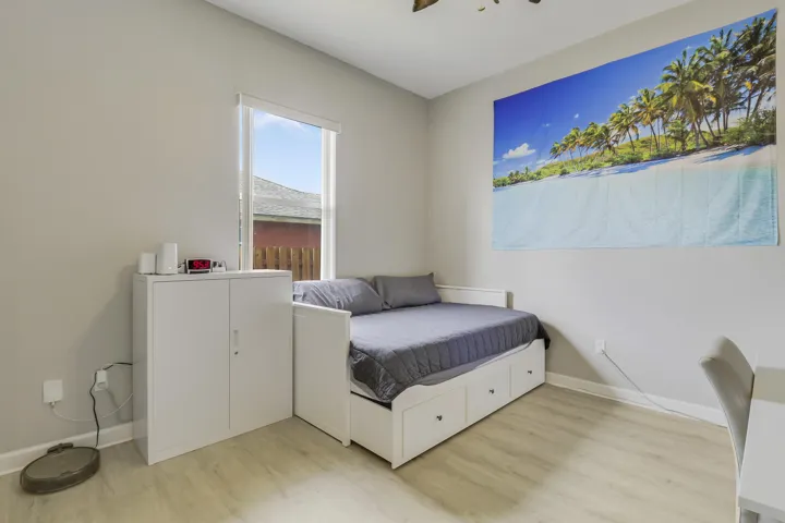 2nd bedroom