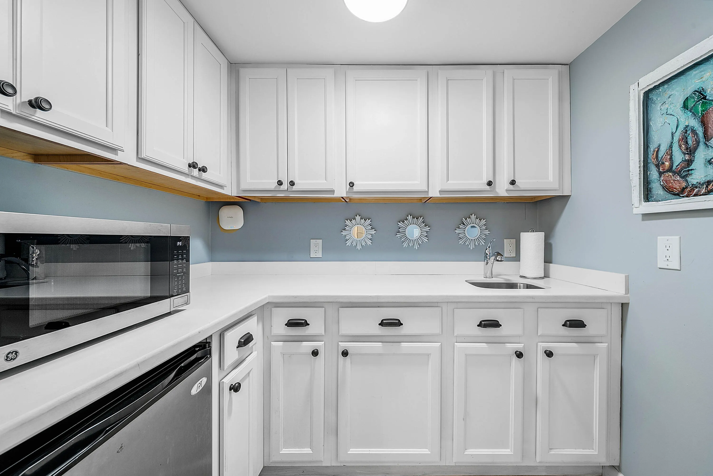 Cottage Kitchenette