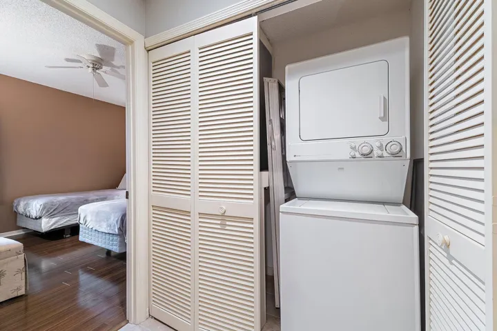 Washer/Dryer in Unit