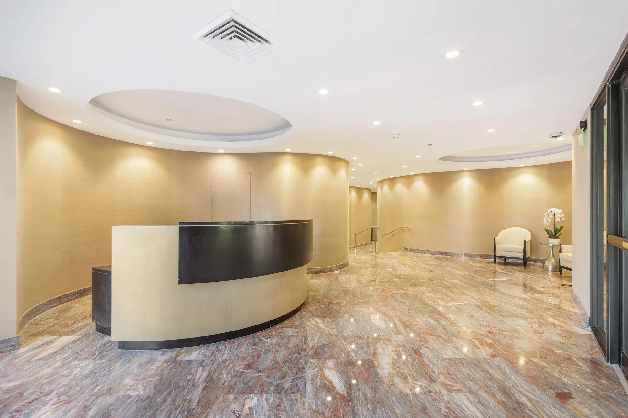 lobby 24/7 staff