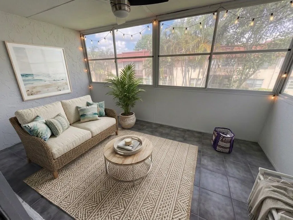 AI 207 patio