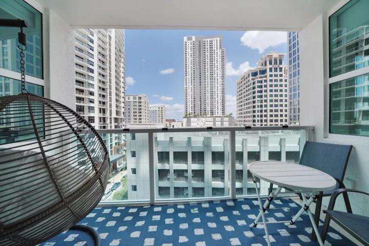 balcony