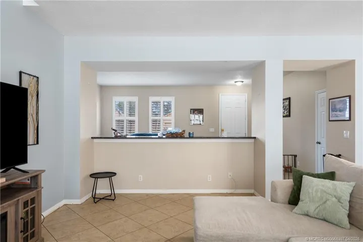 Living room (2)