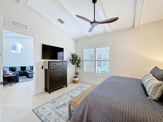 208 River Walk-64