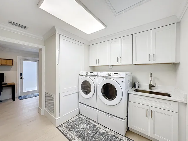 208 River Walk-74