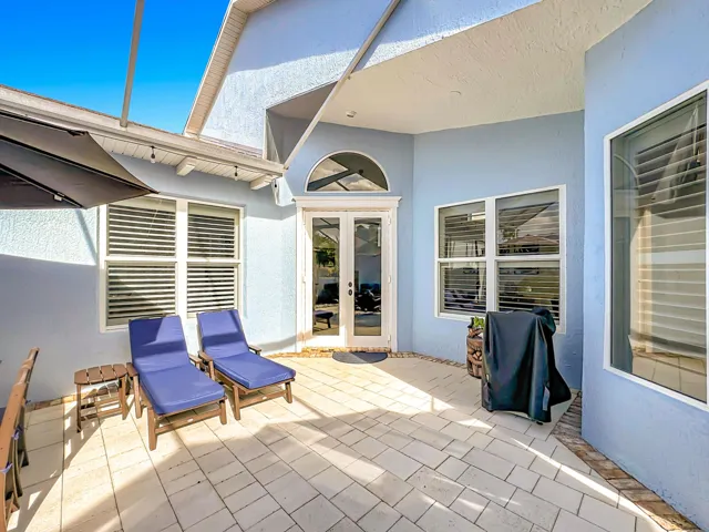 208 River Walk-22