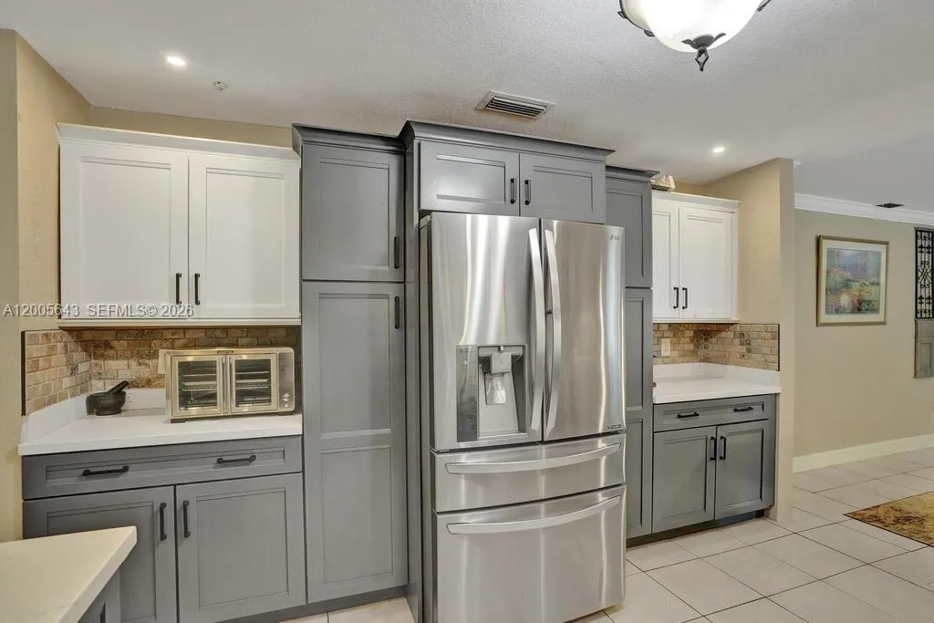 dual pantrys on either side of refrigerator