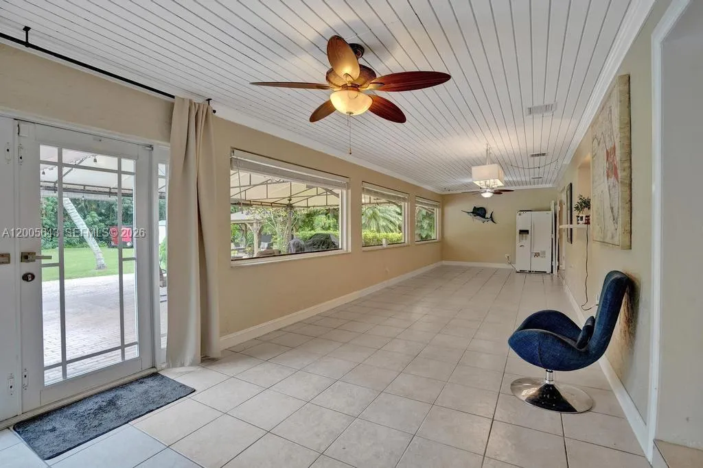 French doors to the pool
