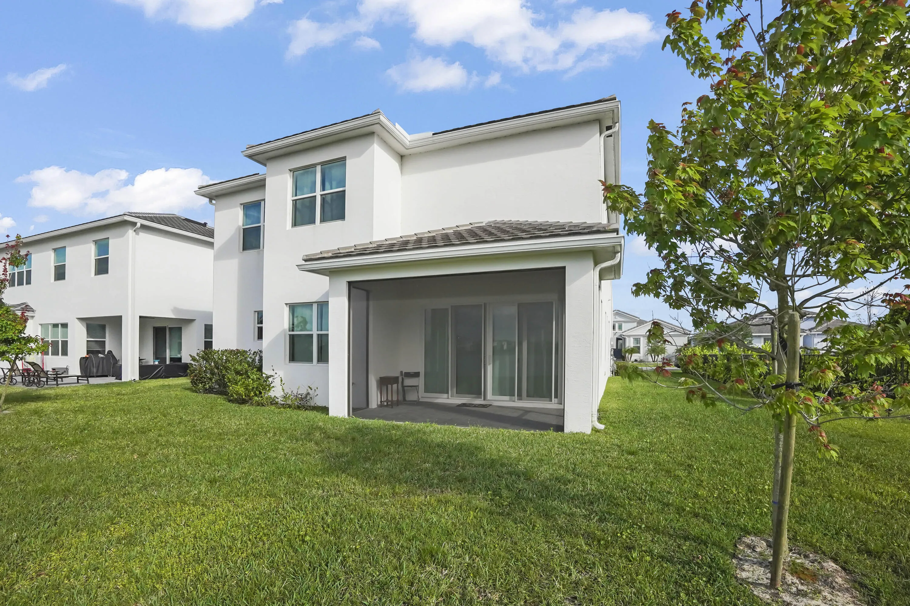 38 Backyard 01