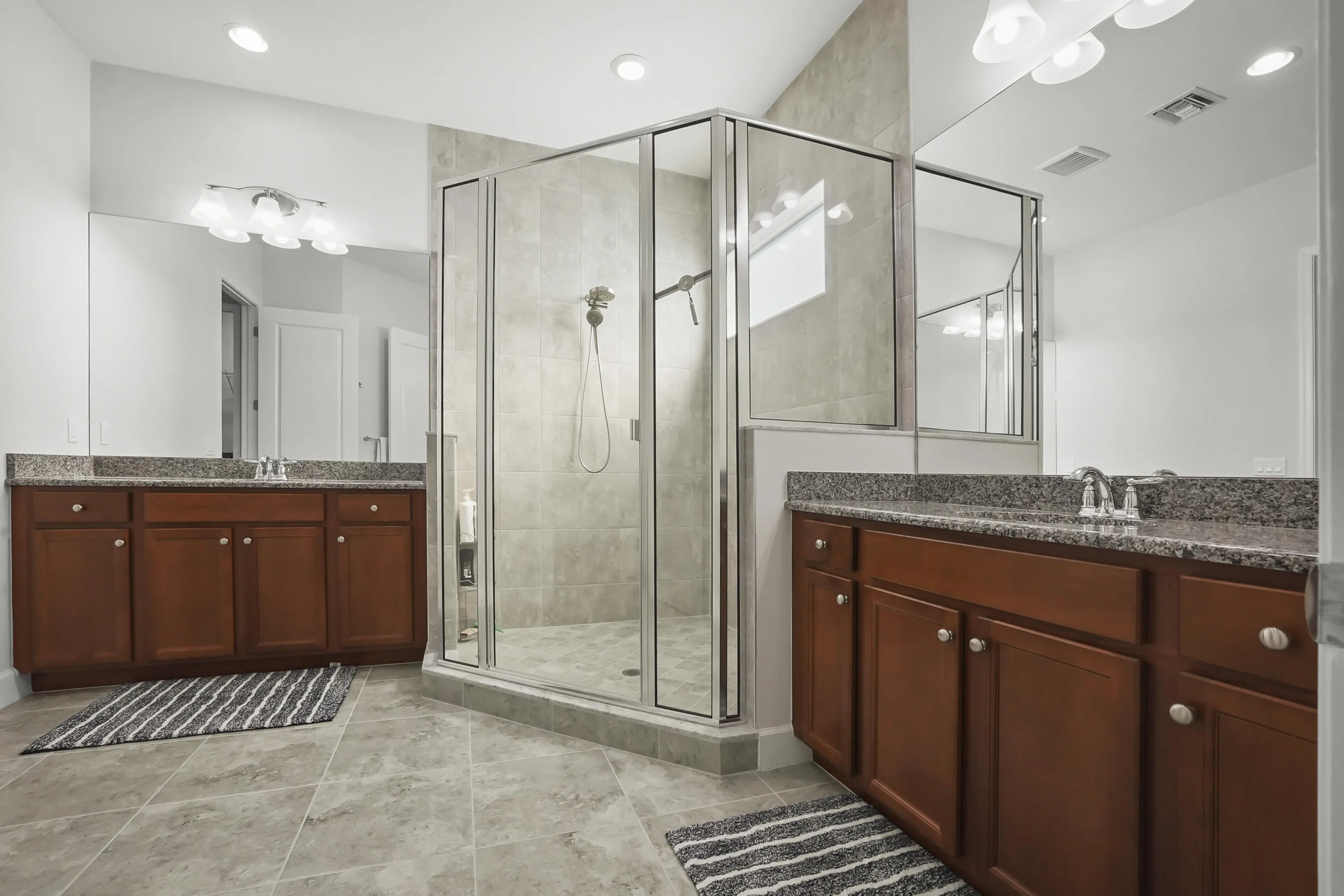 35 Bathroom 03