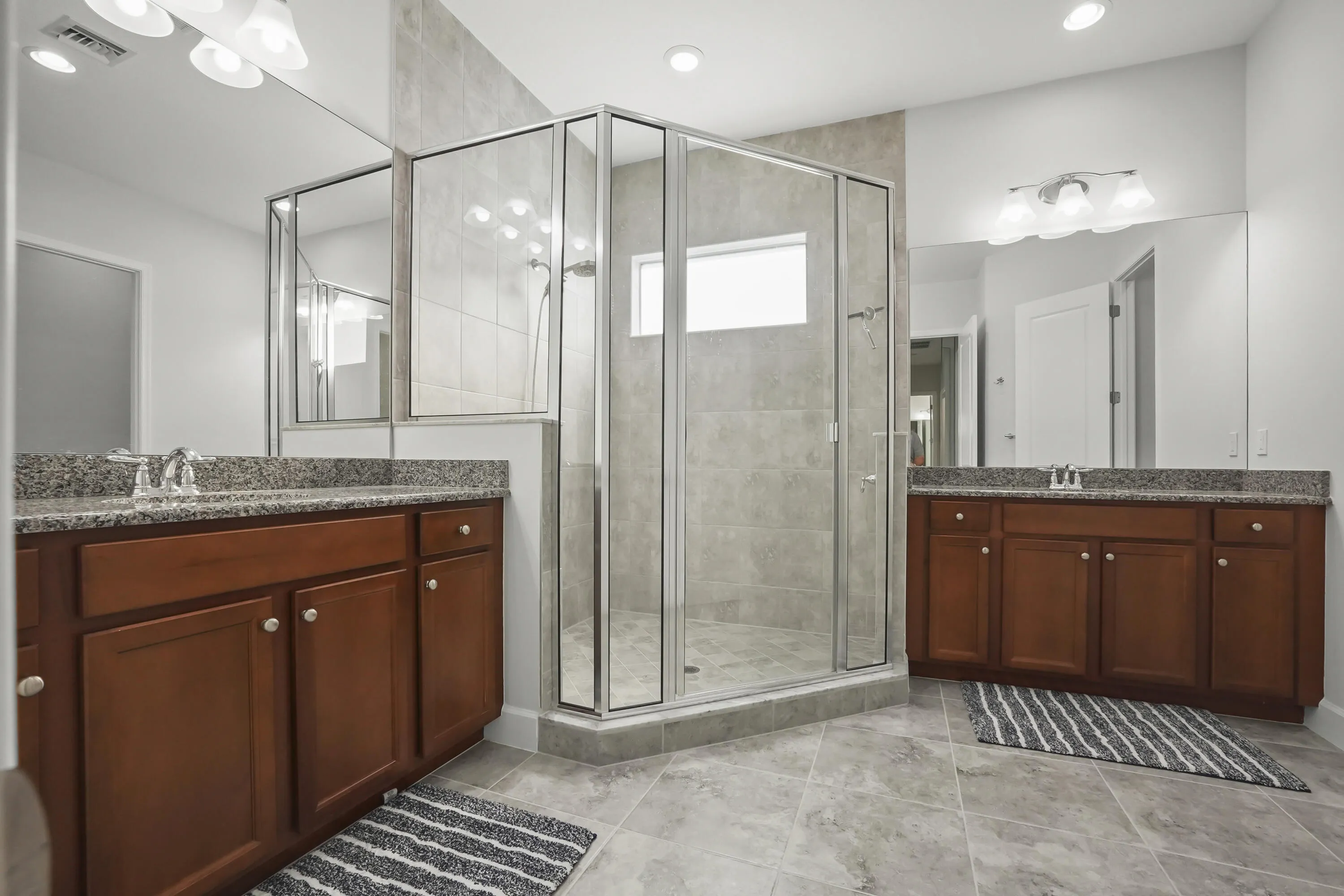 33 Bathroom 01