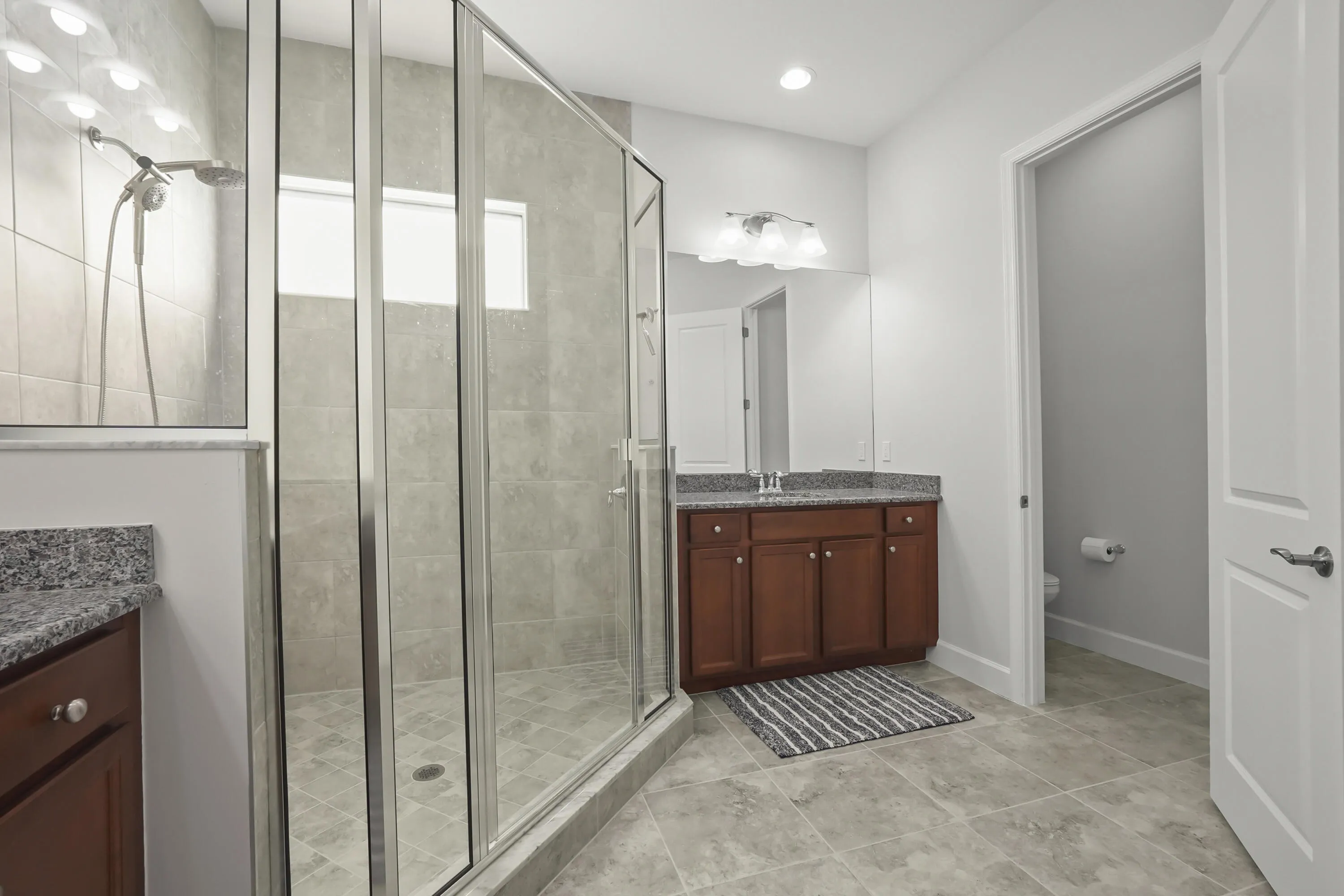 34 Bathroom 02