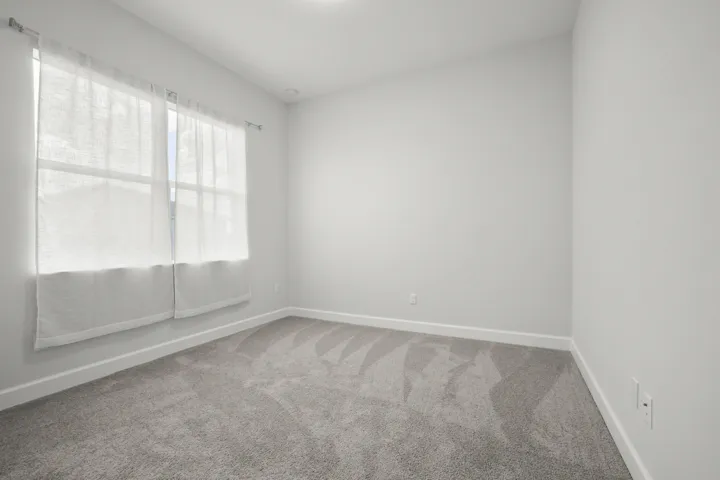 25 Bedroom 01