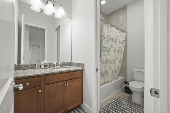 29 Bathroom 01