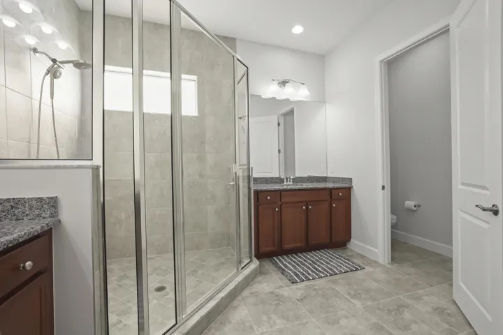 34 Bathroom 02
