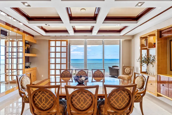 OCEANFRONT DINING