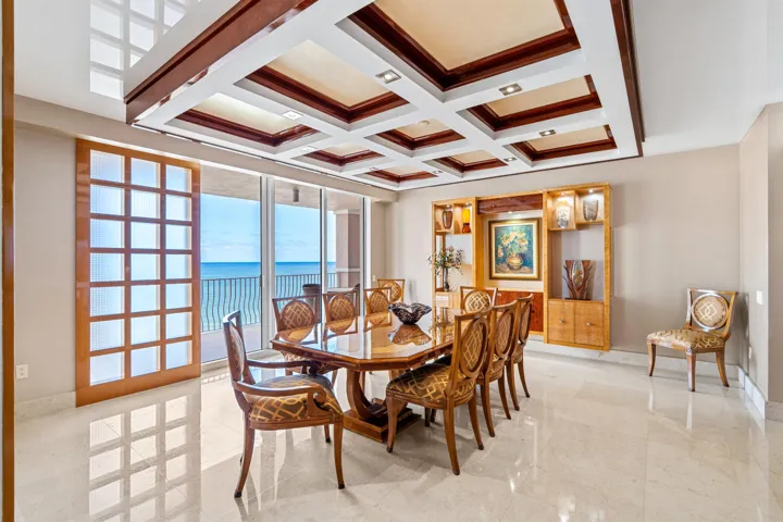 OCEANFRONT DINING