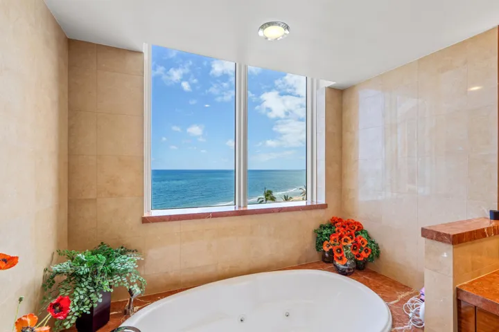 OCEANFRONT PRIMARY BATH