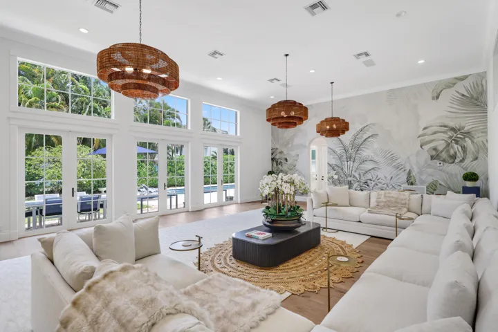 1019 Grand Court - 32.jpg-FULL