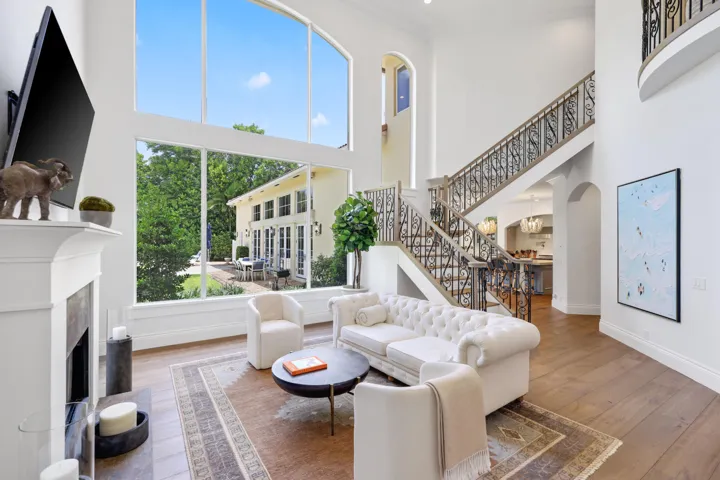 1019 Grand Court - 8.jpg-FULL