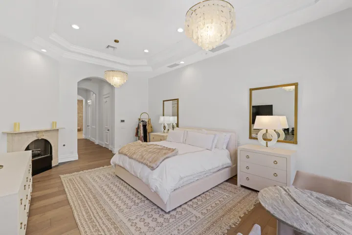 1019 Grand Court - 45.jpg-FULL