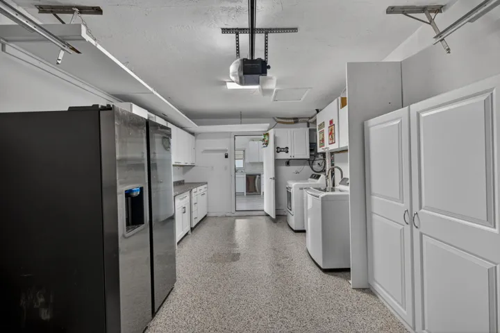 The refrigerator in the garage does no convey