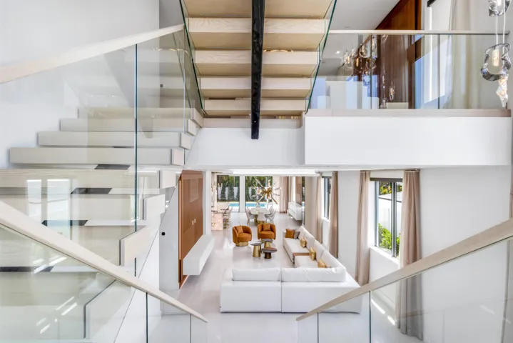 STAIRCASE_DETAIL_EB