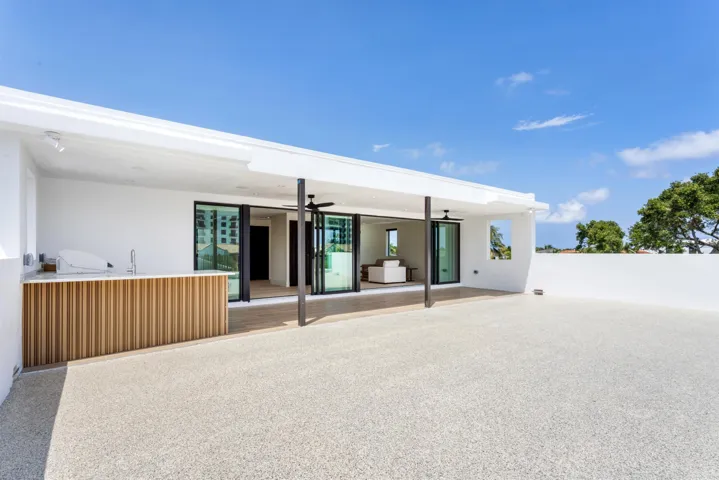ROOF_TO_LOGGIA_RIGHT_EB
