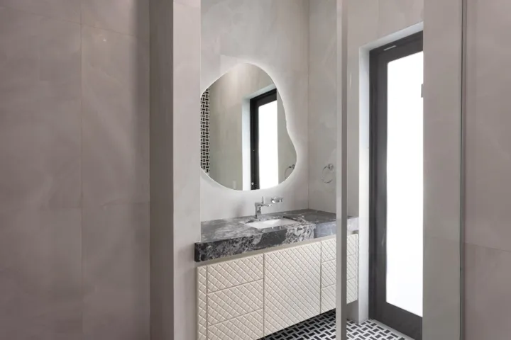 mls_BATHROOM_PS