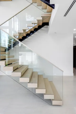 STAIRCASE_STRAIGHT_EB