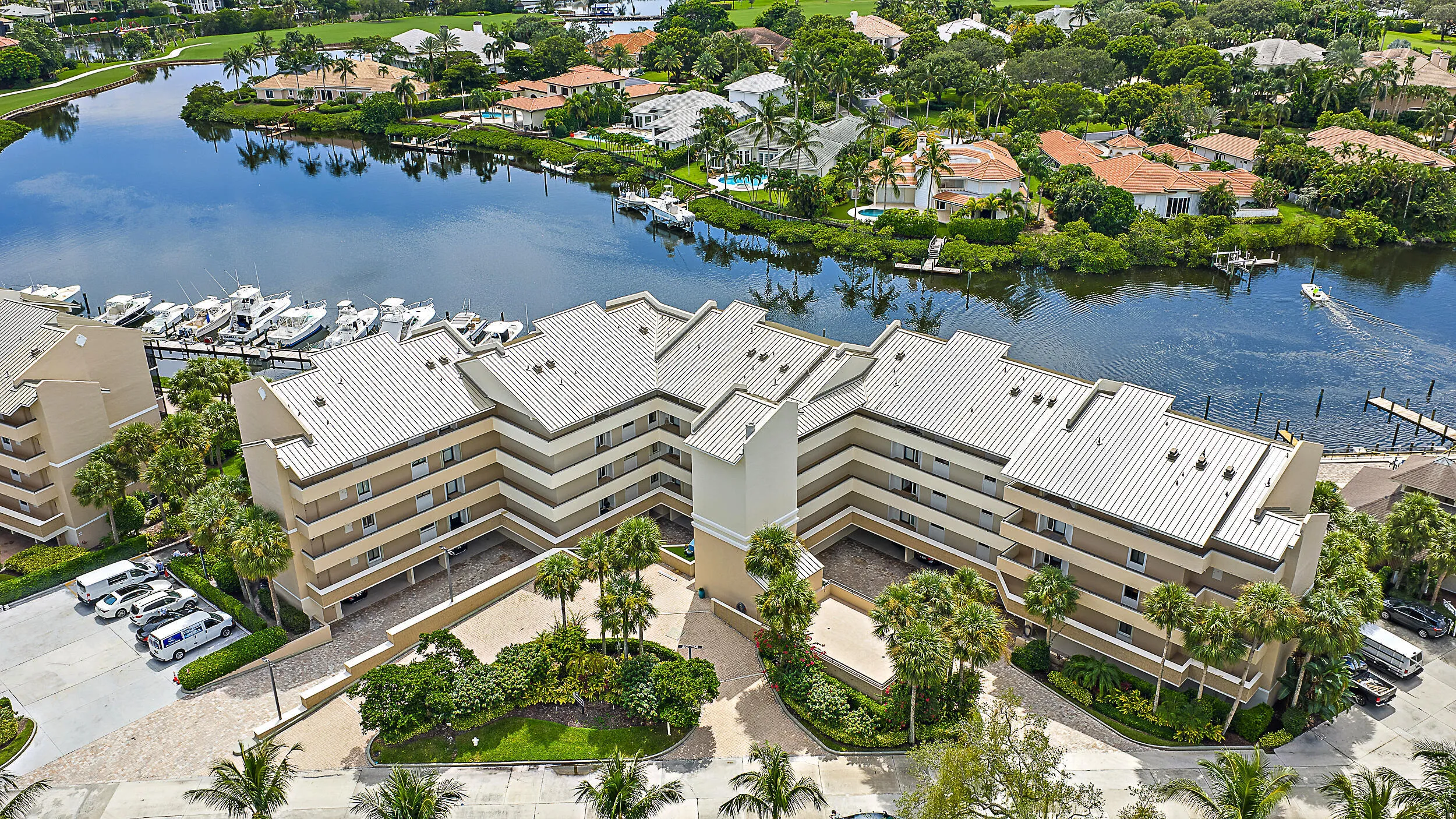 16910 Bay St e204-3