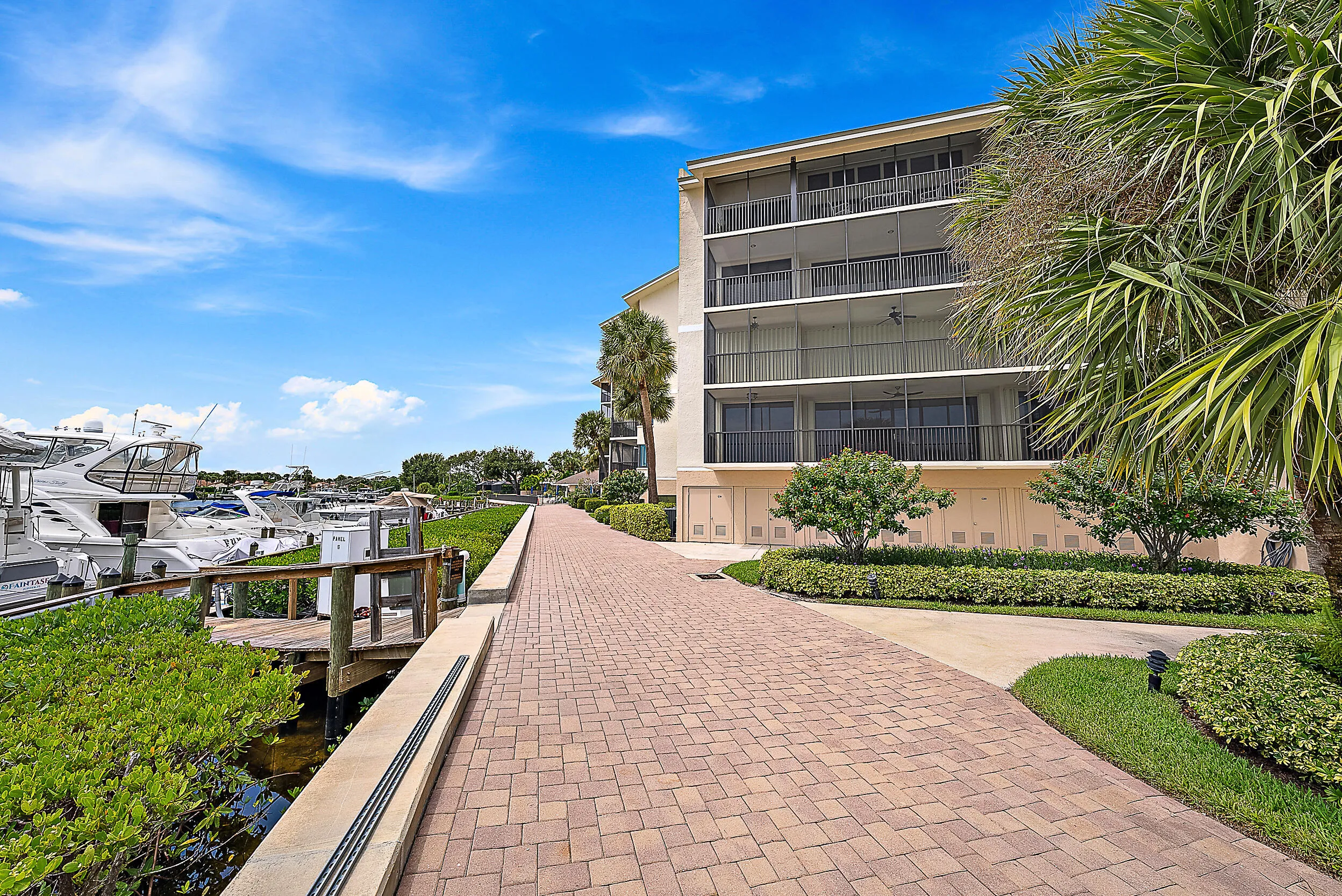 16910 Bay St e204-1