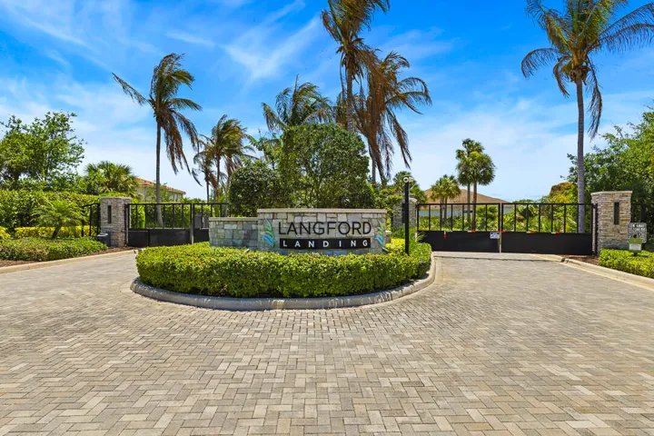 2465 NE Evinrude Circle-47