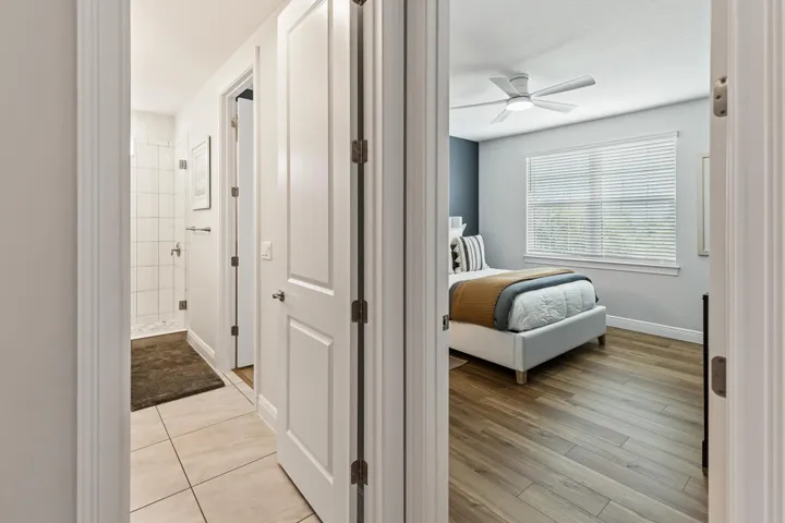 2465 NE Evinrude Circle-34