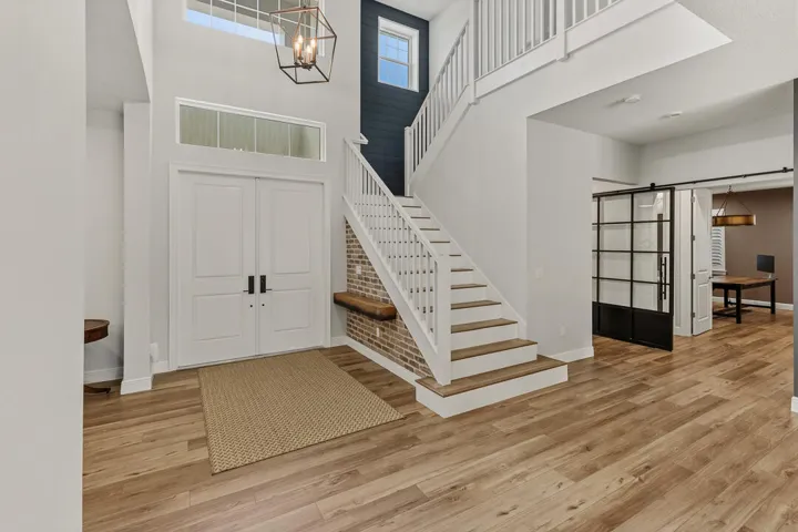 2465 NE Evinrude Circle-51