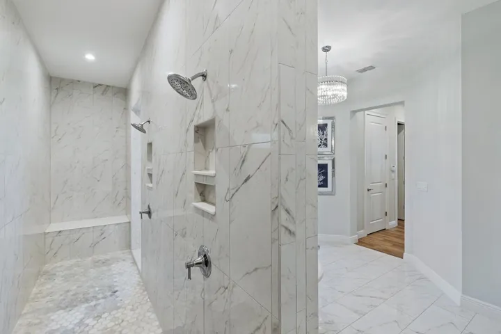 2465 NE Evinrude Circle-89
