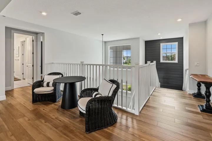 2465 NE Evinrude Circle-32