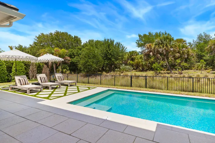2465 NE Evirude Circle-105