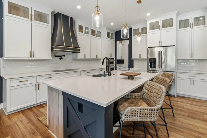 2465 NE Evinrude Circle-67